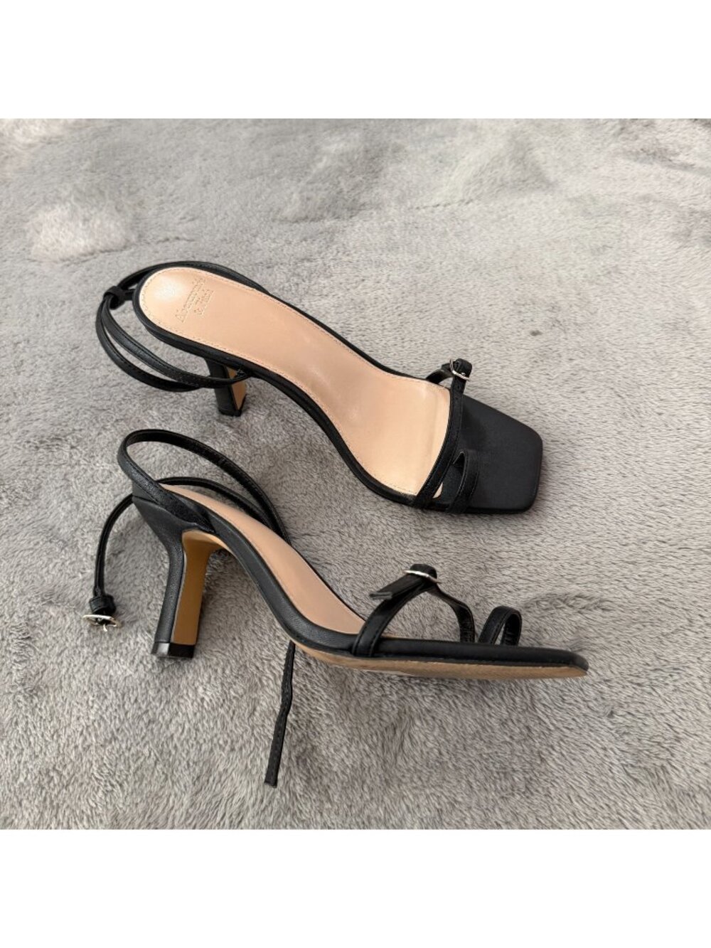 Abercrombie & Fitch Black Toe Loop Strappy Kitten Heels Shoes Womens 8